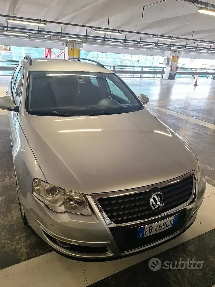 Usata VW Passat 140 CV (102 kW) 2010 Grigio Station wagon