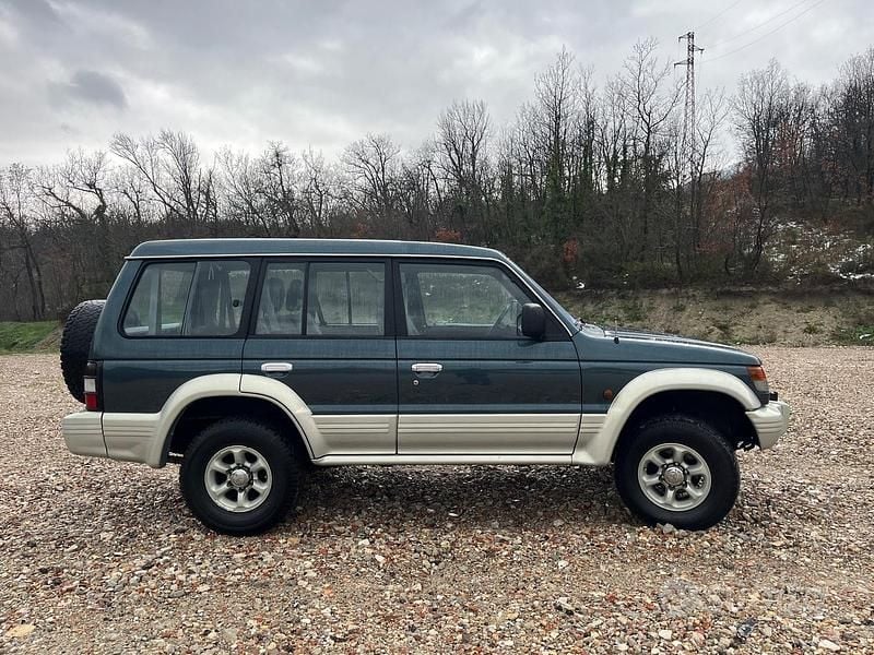 Usata Mitsubishi Pajero Select 100 CV (73 kW) 1995 Grigio SUV