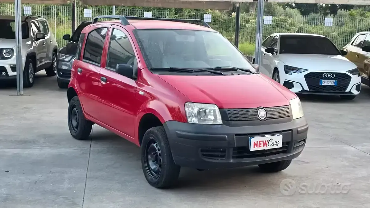 Usata Fiat Panda 4x4 69 CV (50 kW) 2009 Rosso Utilitaria