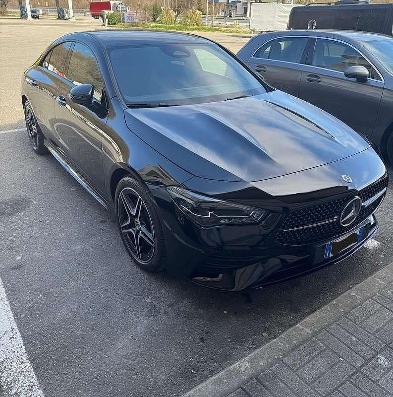 Nero Usata 2024 Mercedes CLA200 Advanced Plus Coupé | 39.000 € (Buon prezzo) - Immagine 1/4