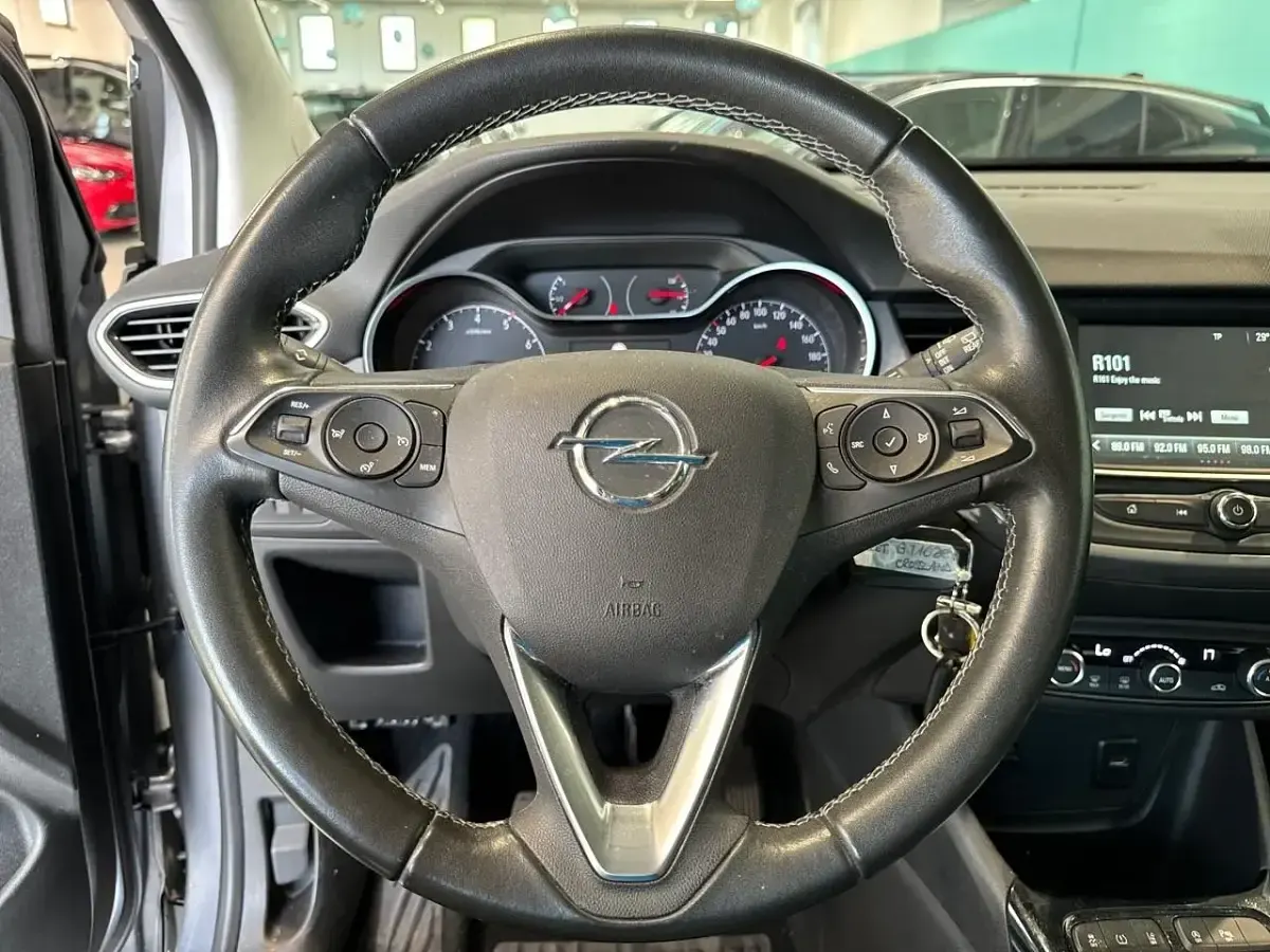 Usata Opel Crossland Elegance 110 CV (80 kW) 2022 Grigio SUV