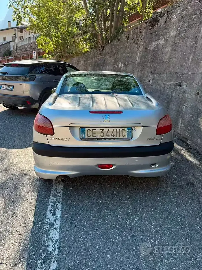 Usata Peugeot 206 CC 90 CV (66 kW) 2003 Grigio Cabrio