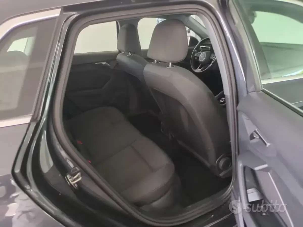 Usata Audi A3 116 CV (85 kW) 2022 Grigio Berlina