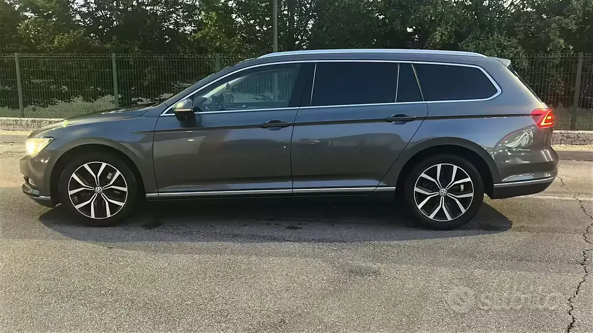Usata VW Passat 190 CV (139 kW) 2015 Grigio Station wagon