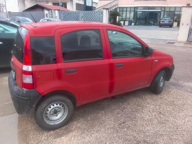 Usata Fiat Panda 70 CV (51 kW) 2012 Rosso Utilitaria