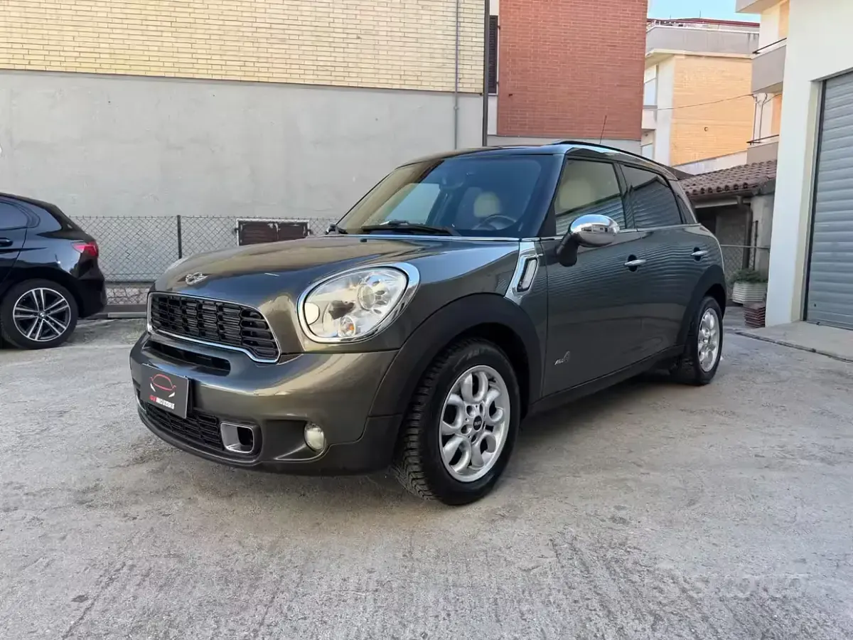Usata Mini Cooper S Countryman 184 CV (135 kW) 2011 Grigio SUV