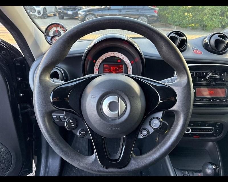 Usata Smart ForFour Electric Drive Passion 60 kW (82 CV) 2021 Nero Berlina