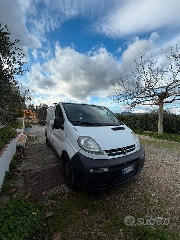 Usata Opel Vivaro 2003 Monovolume