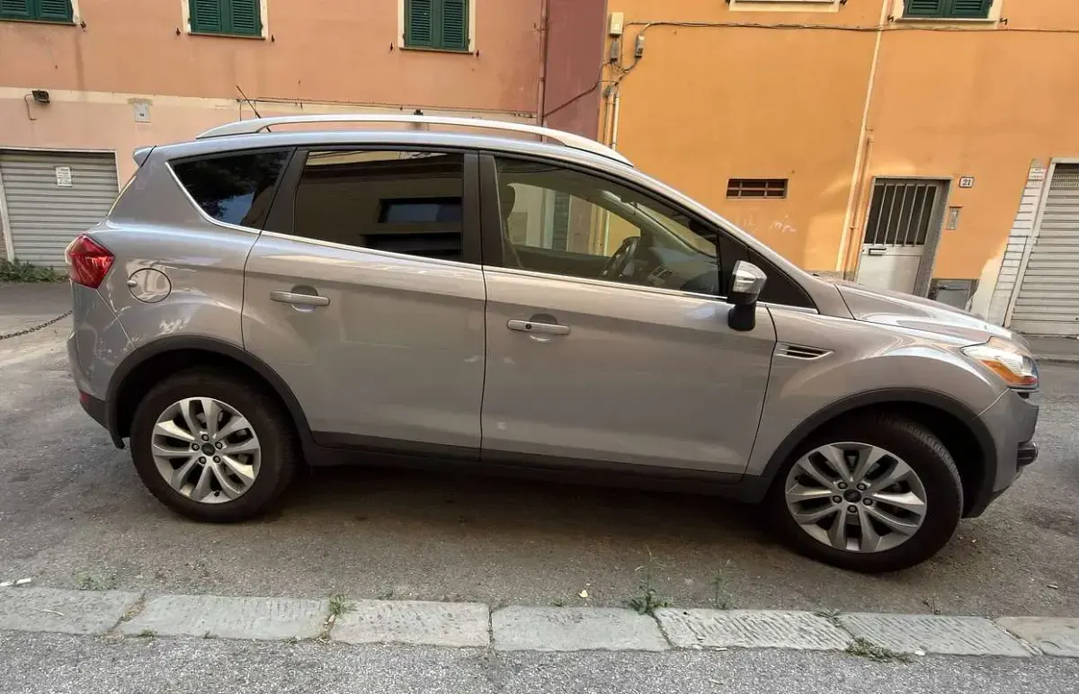 Usata Ford Kuga Titanium 163 CV (119 kW) 2012 Grigio SUV