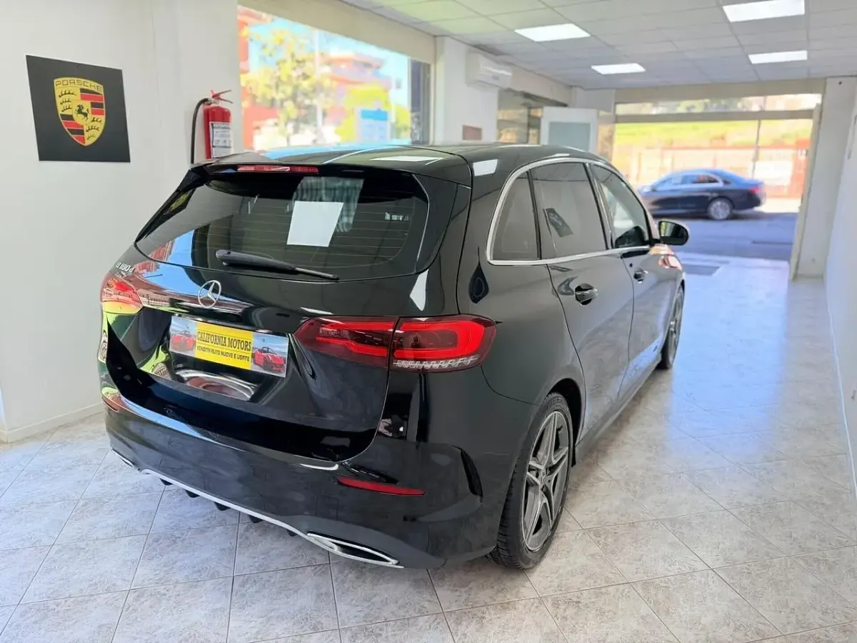 Usata Mercedes B180 Premium 116 CV (85 kW) 2020 Nero Utilitaria