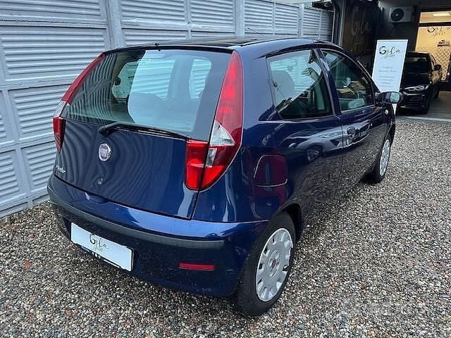 Usata Fiat Punto Active 60 CV (44 kW) 2009 Blu Berlina