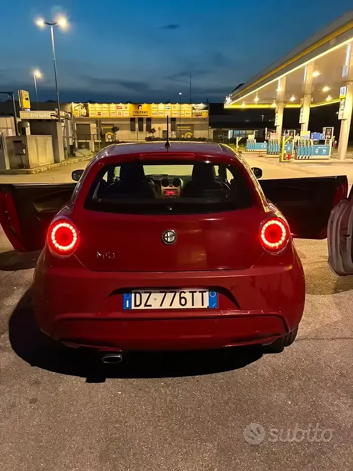 Second-hand Alfa Romeo MiTo 105 CP (77 kW) 2010 Roșu Hatchback