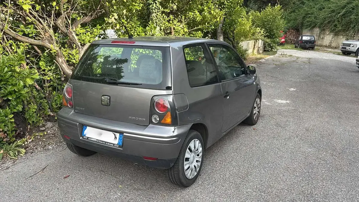 Usata Seat Arosa 50 CV (36 kW) 2004 Grigio Utilitaria