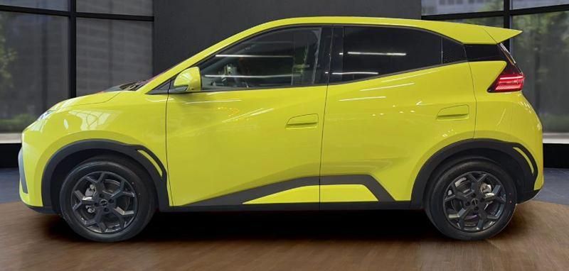 Nuova BYD Dolphin Surf Boost 64 kW (88 CV) 2026 Lime green Utilitaria