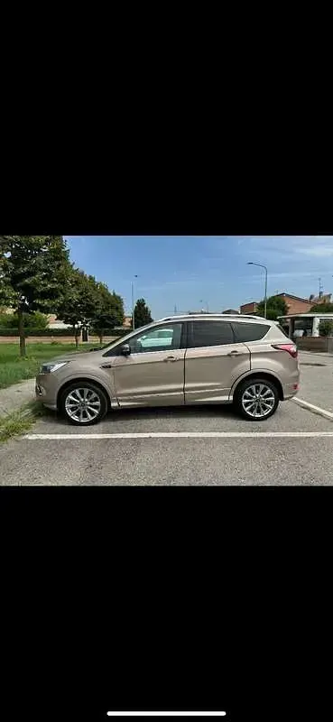 Usado Ford Kuga Vignale 179 CV (131 kW) 2018 SUV