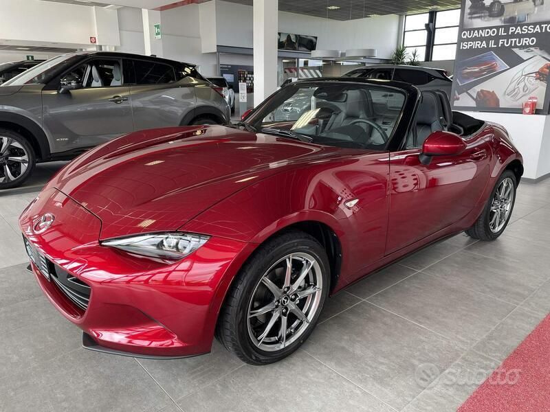 Soul red crystal Usata 2024 Mazda MX5 Exclusive-Line Cabrio | 34.590 € (Cara) - Immagine 1/4