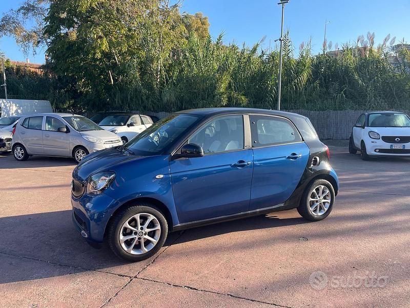 Blu Usata 2016 Smart ForFour Passion Due volumi | 12.499 € (Buon prezzo) - Immagine 1/4