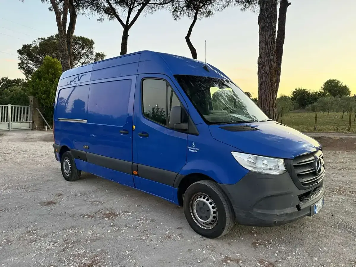 Usata Mercedes Sprinter 114 CV (83 kW) 2019 Blu/azzurro Furgone