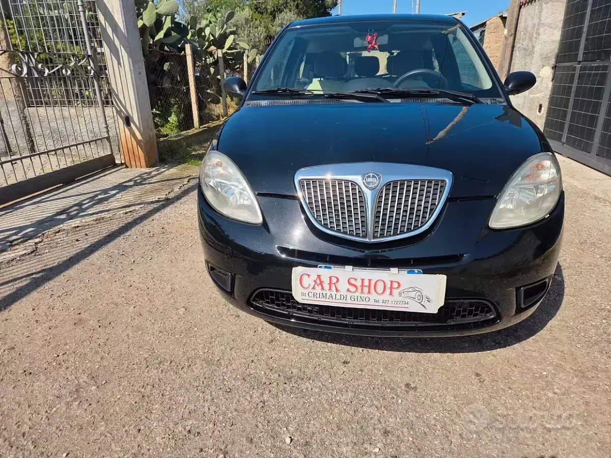 Usata Lancia Ypsilon 60 CV (44 kW) 2006 Nero Utilitaria