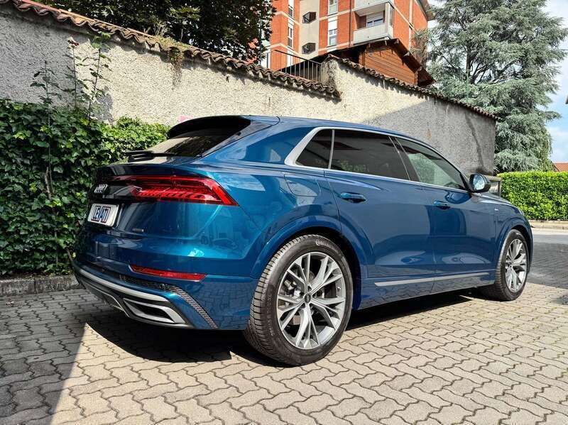 Usata Audi Q8 Ambiente 231 CV (169 kW) 2020 Blu/azzurro SUV