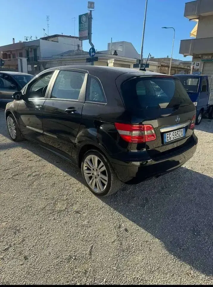Usata Mercedes B180 Premium 109 CV (80 kW) 2011 Other Utilitaria