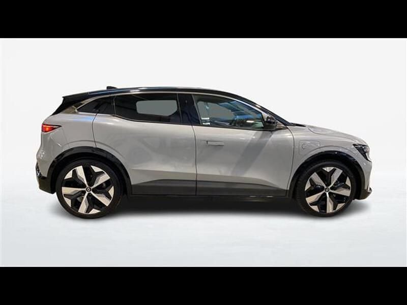 Usado Renault Megane E-Tech Techno 161 kW (220 CV) 2022 Gris Berlina