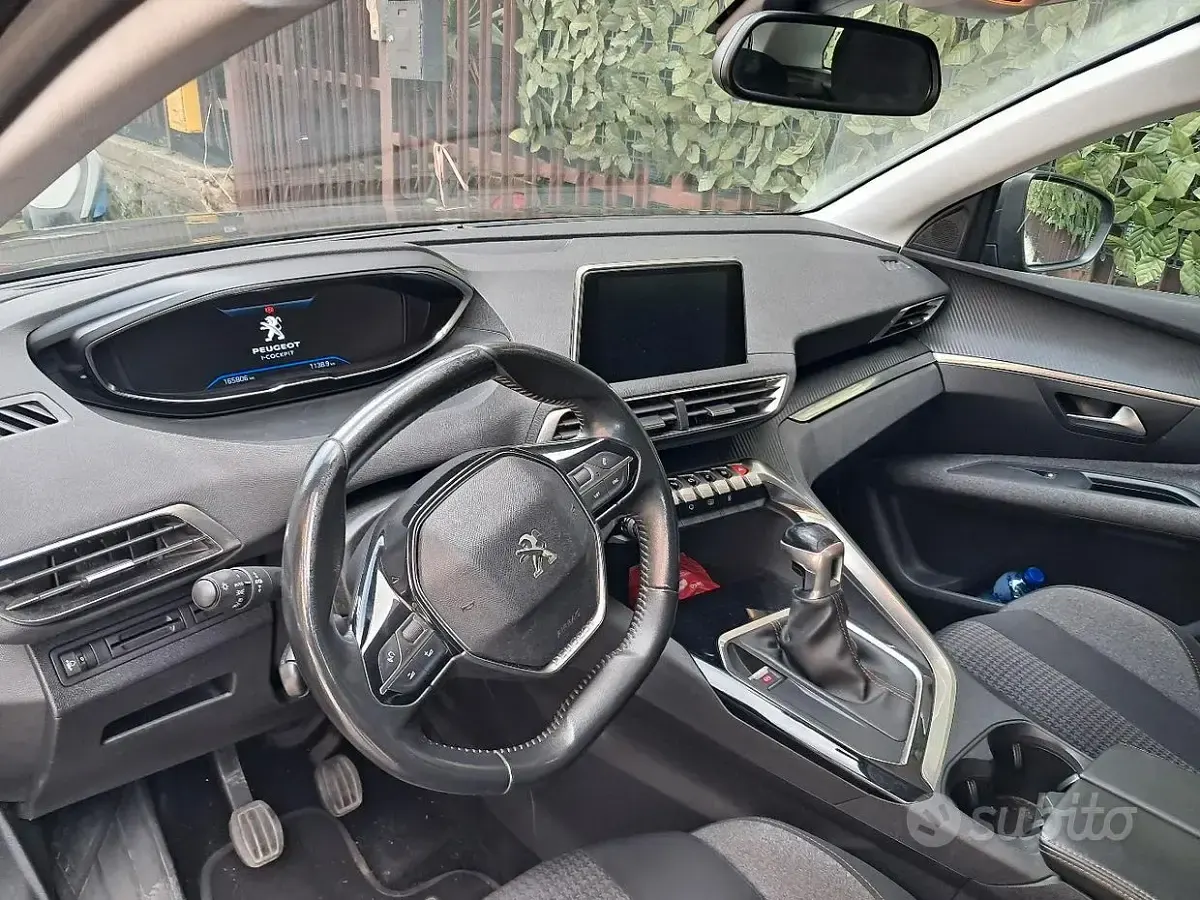 Usata Peugeot 3008 Allure 131 CV (96 kW) 2019 Verde SUV