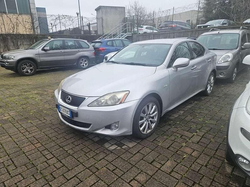 Argento Usata 2008 Lexus IS220d Tre volumi | 5900 € (Ottimo prezzo) - Immagine 1/4
