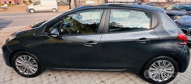 Usata Peugeot 208 Allure 82 CV (60 kW) 2017 Grigio Utilitaria