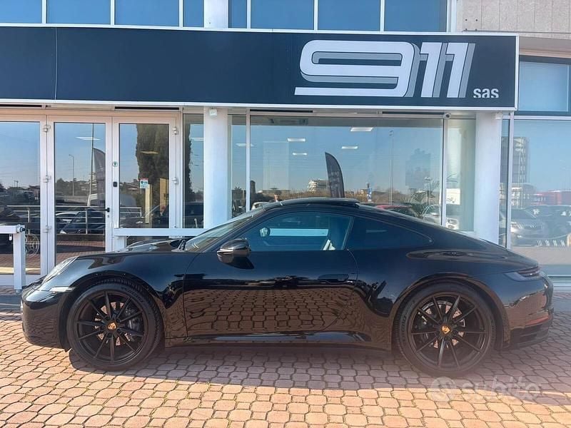 Usata Porsche 911 Carrera 385 CV (283 kW) 2023 Nero Coupé