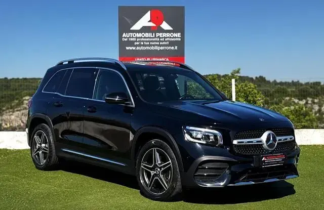 Usata Mercedes GLB200 Premium 150 CV (110 kW) 2021 Nero SUV