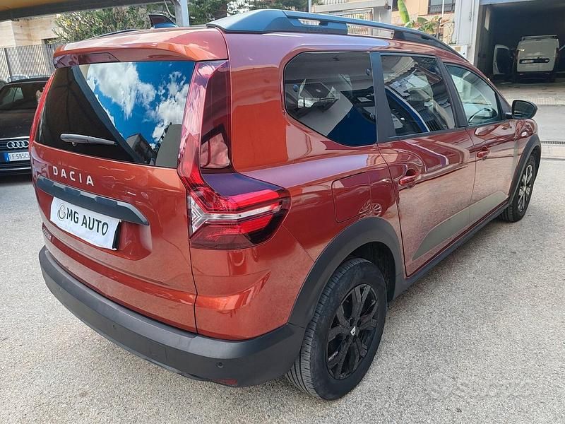 Usata Dacia Jogger Extreme 110 CV (80 kW) 2022 Arancione Monovolume