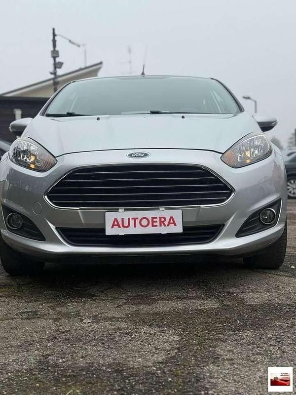 Usata Ford Fiesta Titanium 95 CV (69 kW) 2016 Bianco Berlina