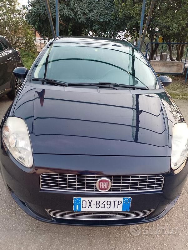 Usata Fiat Grande Punto Dynamic 77 CV (56 kW) 2009 Blu Utilitaria