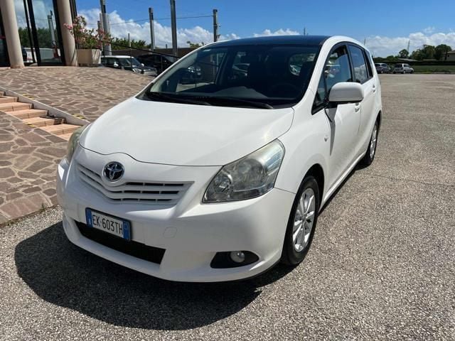 Bianco Usata 2011 Toyota Verso Sol Monovolume | 4900 € (Ottimo prezzo) - Immagine 1/4