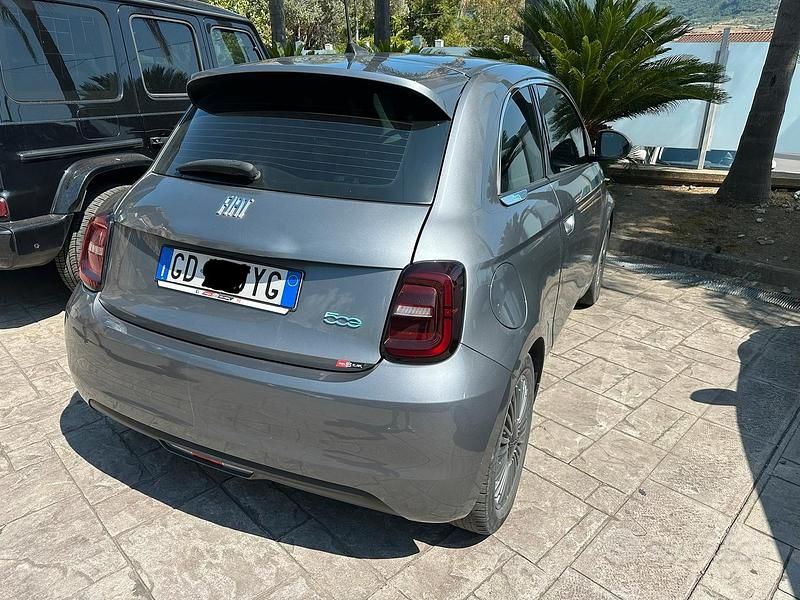 Usata Fiat 500e Icon 86 kW (118 CV) 2020 Grigio Utilitaria