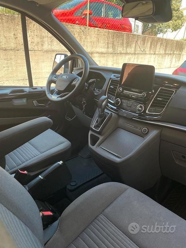 Usata Ford Tourneo 131 CV (96 kW) 2021 Grigio Monovolume