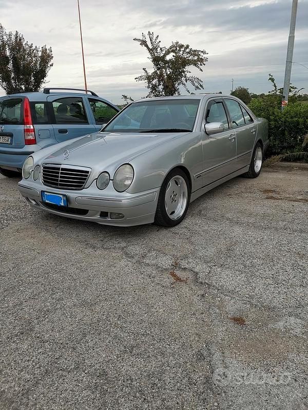 Usata 2000 Mercedes E240 Tre volumi | 6000 € - Immagine 1/4