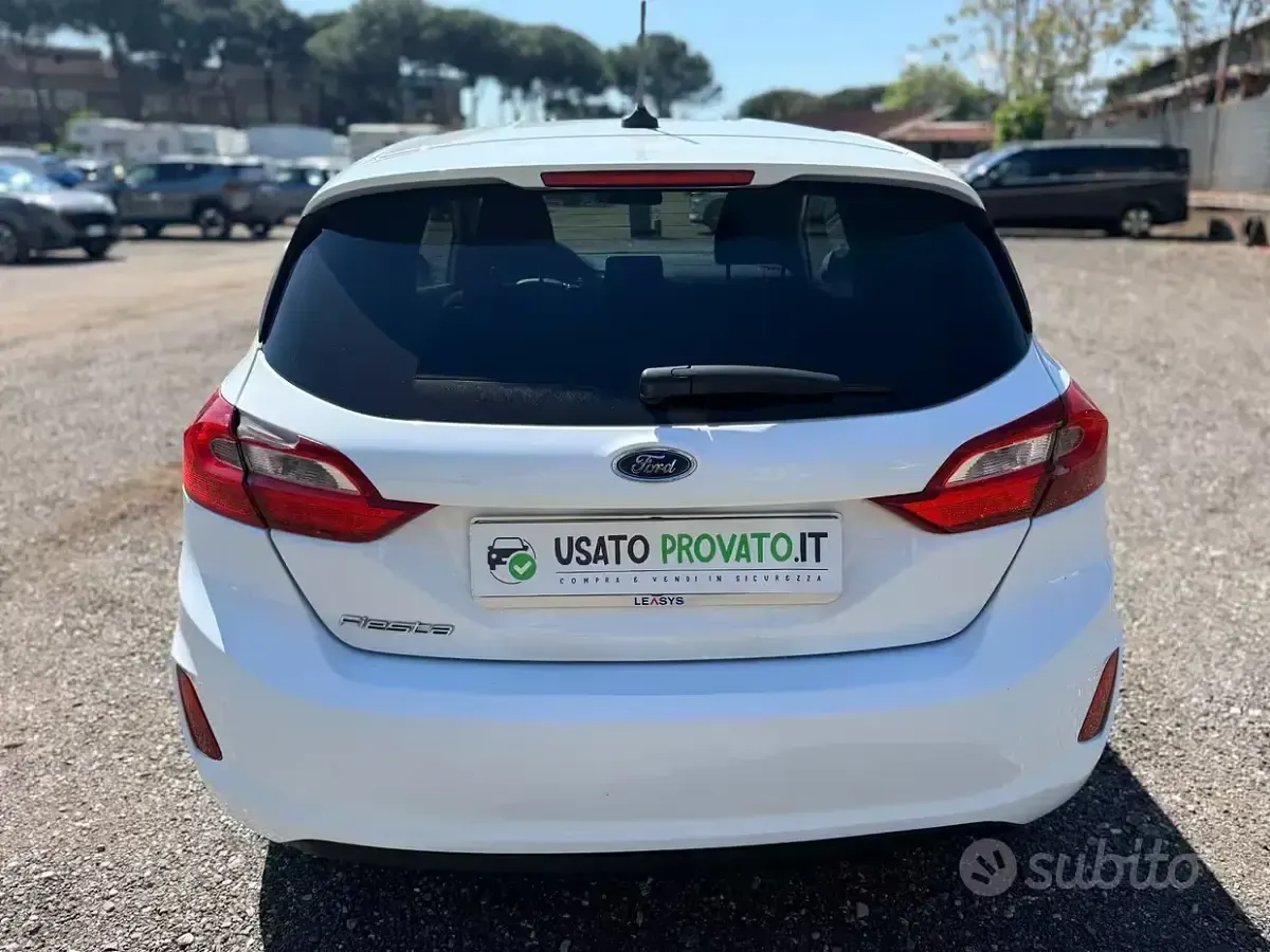 Usata Ford Fiesta 75 CV (55 kW) 2020 Bianco Utilitaria