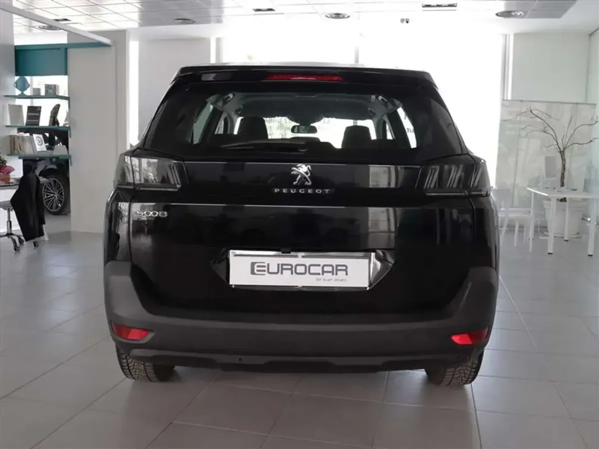 Usata Peugeot 5008 Business-Line 131 CV (96 kW) 2021 Nero / black SUV