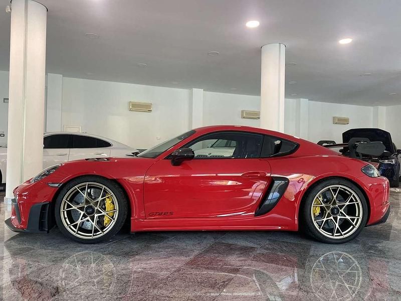 Nuova Porsche 718 Cayman 500 CV (367 kW) 2025 Rosso Coupé