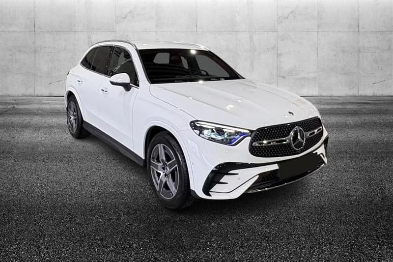 Usata Mercedes GLC300e AMG Line Premium 269 CV (197 kW) 2024 Bianco pastello SUV