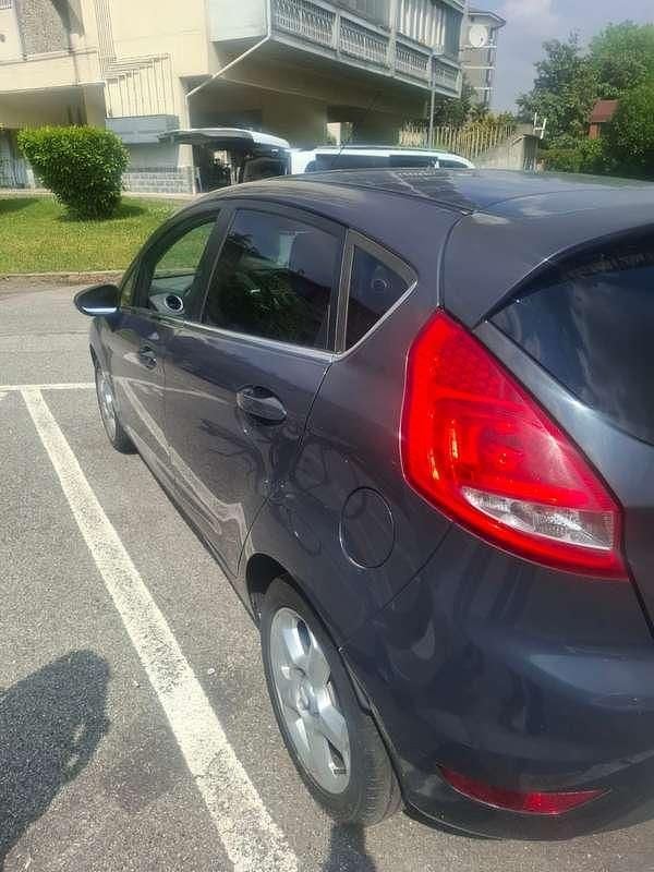 Usata Ford Fiesta Titanium 82 CV (60 kW) 2011 Berlina