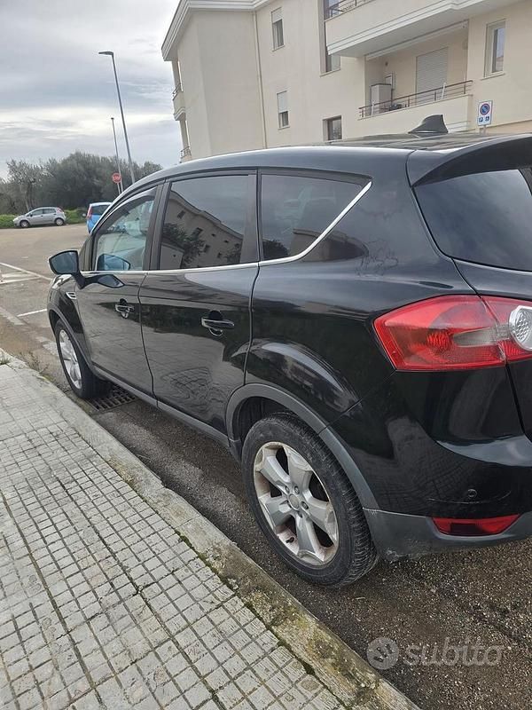Usata Ford Kuga 136 CV (100 kW) 2009 Nero SUV