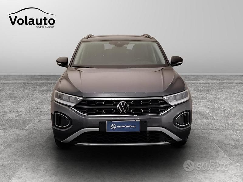 Usata VW T-Roc Life 150 CV (110 kW) 2023 Grigio SUV