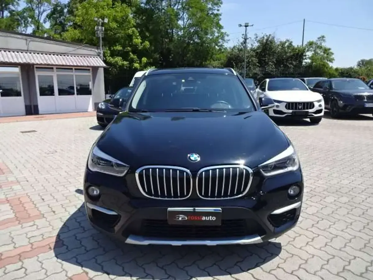Usata BMW X1 Advantage 140 CV (102 kW) 2018 Nero SUV