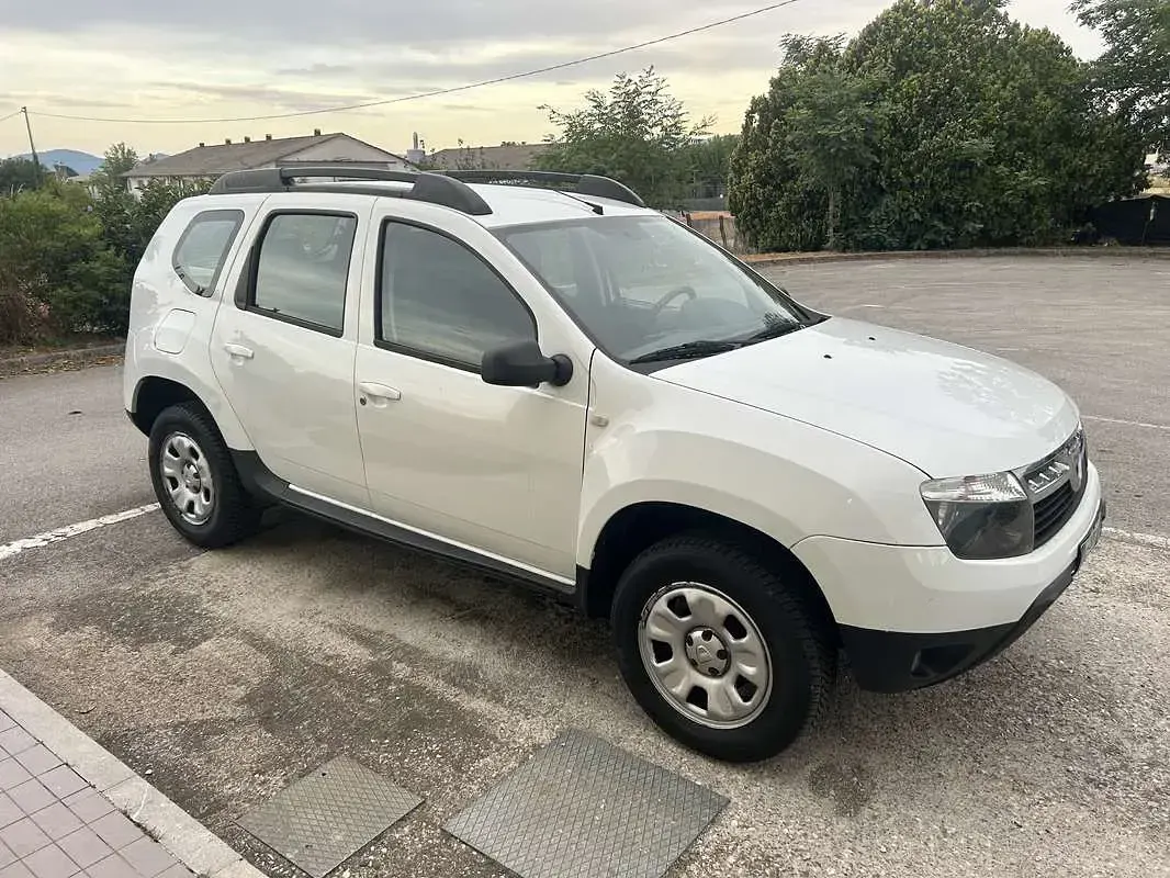 Usata Dacia Duster Lauréate 105 CV (77 kW) 2013 SUV