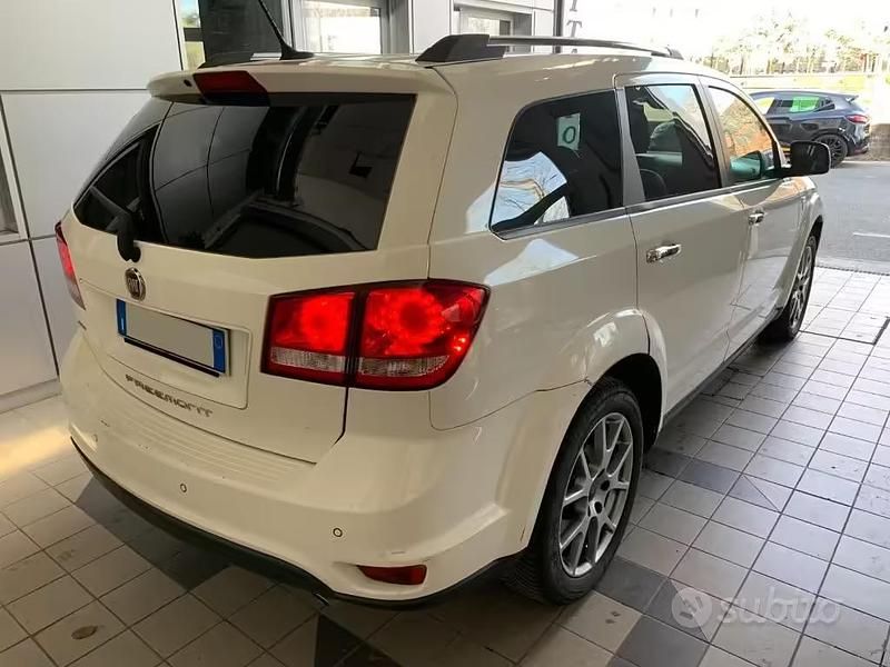 Usata Fiat Freemont 170 CV (125 kW) 2014 Bianco SUV