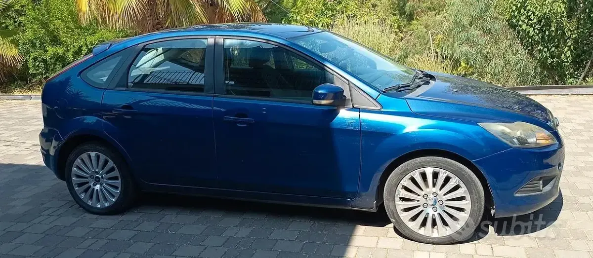 Usata Ford Focus Titanium 116 CV (85 kW) 2008 Bluazzurro Berlina