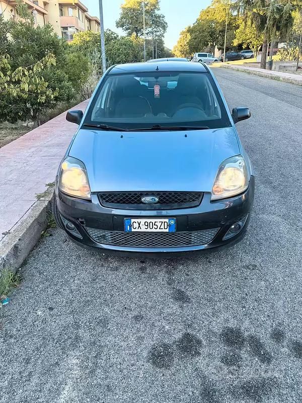 Usata Ford Fiesta 2006 Blu Utilitaria